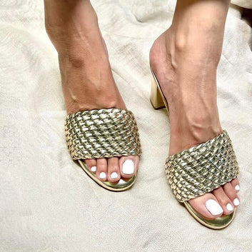 Knotted Divine Heel