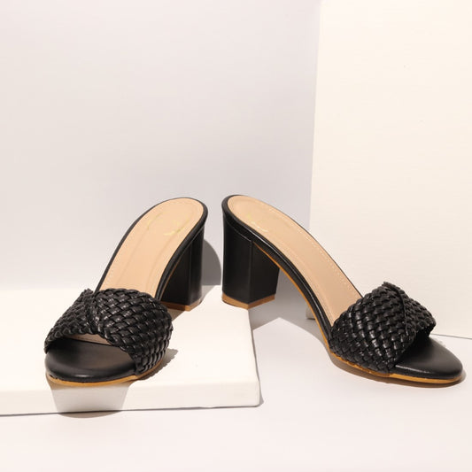 Knotted So Black Heel