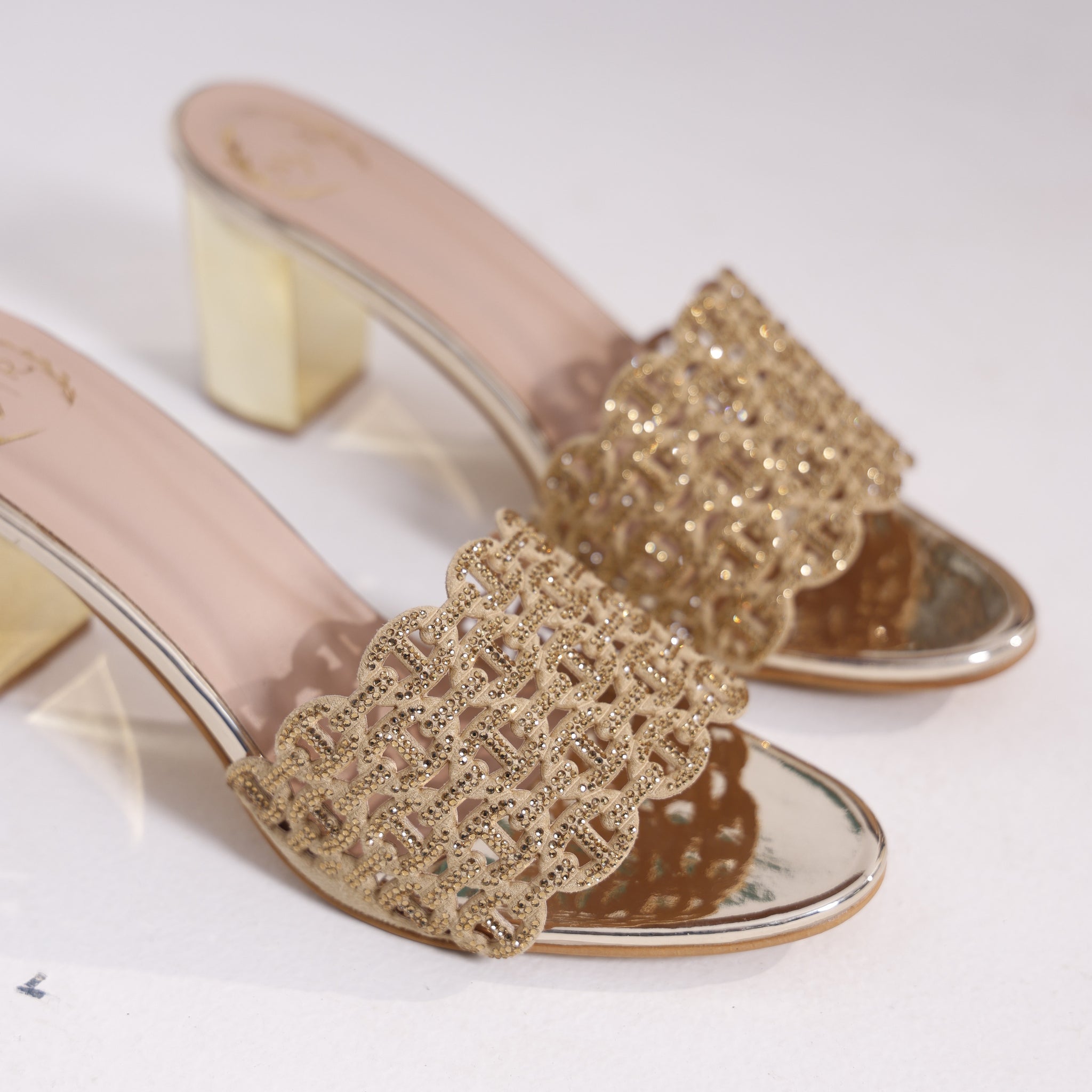 Juliet Heel Golden